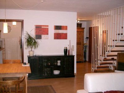 Schöne 83qm Maisonette-Wohnung mit Balkon und EBK