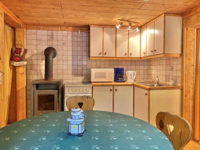 Kleine, verträumte Wochenendhütte nahe der Kaiserau.