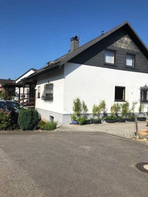 Gepflegte 3-Zimmer-Dachgeschosswohnung mit EBK in Remchingen