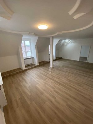 Schöne 2-Zimmer-Wohnung mit EBK im Zentrum
