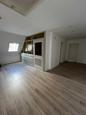 Attraktive 4-Zimmer-DG-Wohnung mit gehobener Innenausstattung mit Balkon in Bad Bevensen