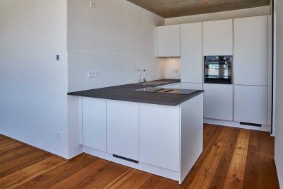Exklusive teilmöblierte 2,5-Zimmer-Wohnung 77,12 m² mit Einbauküche und Loggia