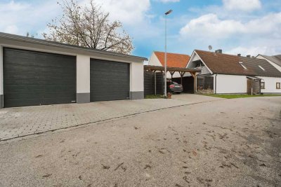 !!! Modernisiertes Einfamilienhaus mit Doppelgarage, Carport und großem Grundstück !!!