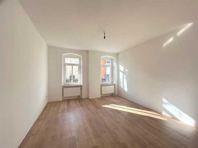 Großzügig geschnittene Familienwohnung wartet auf neue Mieter!