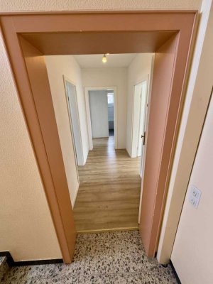 Top Gepflegte & Helle 3-Zimmer Wohnung mit Balkon in Bielefeld-Gellershagen, Gartennutzung und Stell