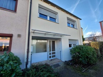 Reiheckhaus in ruhiger Lage mit großem Garten und Garage