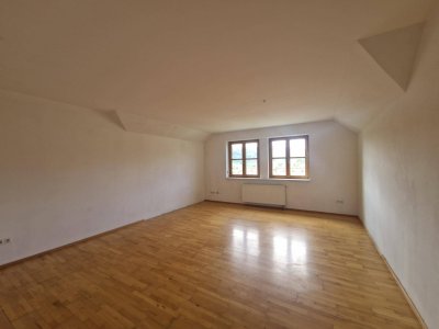 MODERNE EIGENTUMSWOHNUNG MIT ANLEGEREIGNUNG IN SCHÖNBERG AM KAMP IN HERRLICHER WOHN- UND AUSSICHTSLAGE