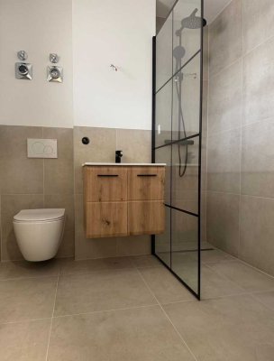 Hochwertig & möbliert: Helles Apartment mit TG-Stellplatz & Balkon