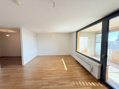 Geräumige 1-Zimmer Wohnung mit großer Freifläche - ab sofort