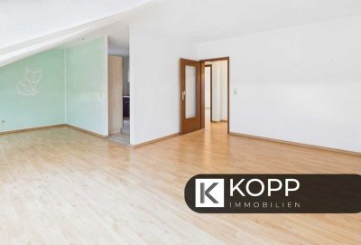 Charmante 2-Zimmer-DG-Wohnung mit EBK, Tageslichtbad & Stellplatz in Schwetzingen