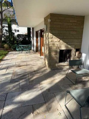 Attraktive, ruhige 2-Zimmer Wohnung mit großer Terrasse und Außenkamin im Rodgebiet