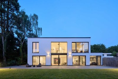 Luxus-Residenz am Naturschutzgebiet: Zeitlose Eleganz trifft auf unverbaubares Panorama