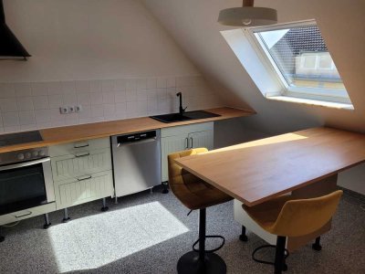 3-Zimmer Maisonette in Düsseldorf-Heerdt, frisch saniert