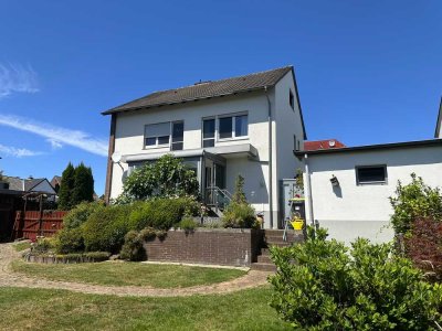 Familiengerechtes, teilmodernisiertes Einfamilienhaus in ruhiger Zentrumslage...
