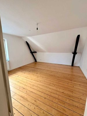 Gemütliche 2,5-Zimmer-Dachgeschosswohnung in der Ritterstraße