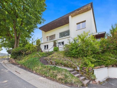 Im Hang gelegenes Einfamilienhaus mit traumhaftem Weitblick ins Grüne #Virtueller Rundgang#