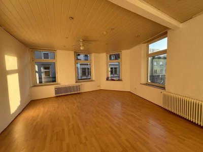 Denkmalgeschützte 4,5 Raum Wohnung zum kurzfristigen Bezug in Zentrumsnähe von Mülheim