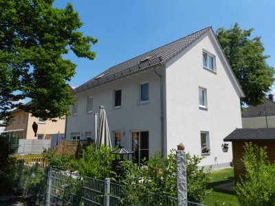 Fix & Fertig: Doppelhaushälfte in Olching wartet auf junge Familie