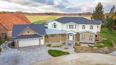 Hamptons-Style inmitten von Niedersachsen: Neuwertiges exklusives Wohnhaus mit Scheune in Eicklingen
