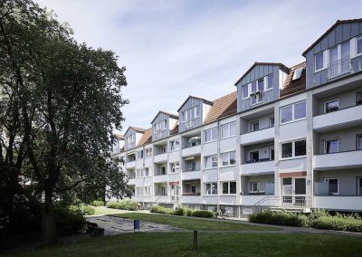 4-Zimmer-Erdgeschosswohnung mit Loggia und saniertem Bad in Findorff, kurzfristig frei!