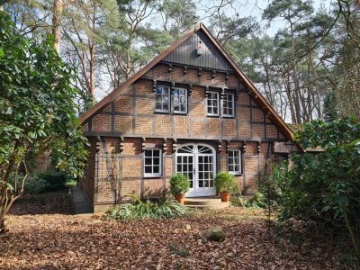 Ein Wohn-Paradies in Waldlage bei Hollenstedt-
Fachwerkhaus und Nebengebäude