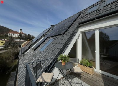 Charmanter Neubau mit traumhaftem Balkon im Grünen!