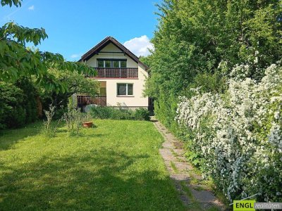 Gepflegtes Einfamilienhaus mit großem Garten, Carport, inkl. Luft-/Wasserwärmepumpe, Photovoltaik und Solarenergie