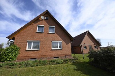 Einfamilienhaus mit großer Werkstatt und Obstgartenidylle