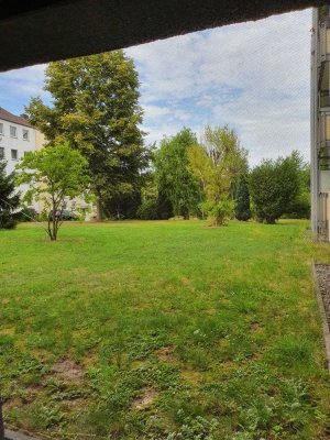 Helle Souterrain Wohnung