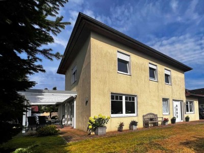 Ein- oder Zweifamilienhaus mit vielen Möglichkeiten!