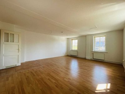Naturnahe und geräumige 2 Zimmer Wohnung