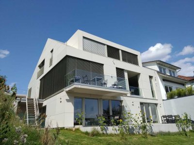 Neubau 2021, hoher Wohnstandard, 2 Zimmer, 61 m², exklusive Loggia, Südhang im Grünen & ruhig