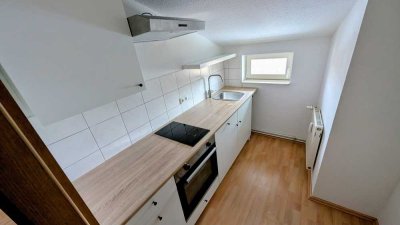 Attraktive Singlewohnung 2-Zimmer im DG mit Küche, Seeblick und Stellplatz