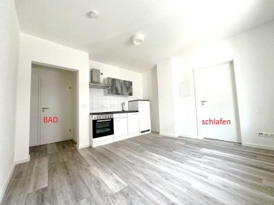 Alles neu! Bad, Küche, Böden.