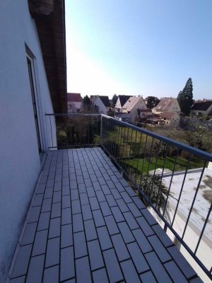 Charmante 3-Zimmer Dachgeschosswohnung in Queichheim mit Balkon