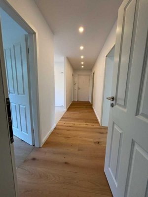 Kernsanierte Wohnung (Erstbezug) mit 3 Zimmern zu vermieten