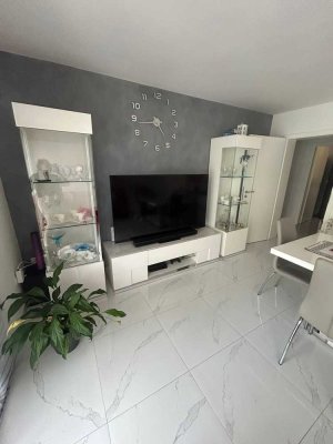 � Schöne kernsanierte 2-Zimmer-Wohnung mit Balkon in ruhiger Lage von Mundenheim