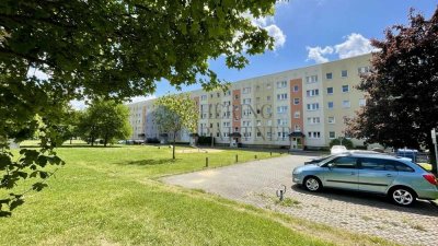 3- Zimmer- Erdgeschosswohnung- unsaniert!