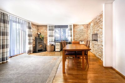 Wohnen in ruhiger Lage mit Bergblick (06619)