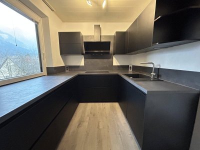 4 Zimmer Eigentumswohnung mit Loggia und Tiefgaragenabstellplatz mit Blick auf die Berge