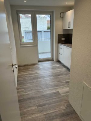 Attraktive 1-Zimmer-Hochparterre-Wohnung mit geh. Innenausstattung mit Balkon und EBK