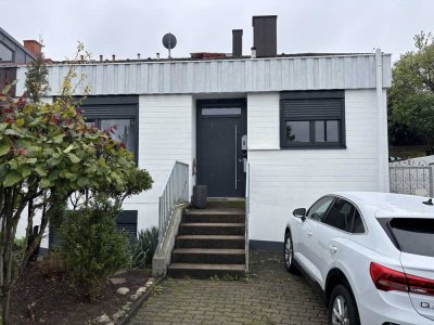 Helle 2-Zimmer-Dachgeschosswohnung in Würzburg-Oberdürrbach – Teilmöbliert & WG-geeignet – nur 6 Mon