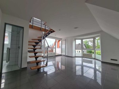 frisch renoviert: 2ZKDB mit Balkon u. TG-Stellplatz