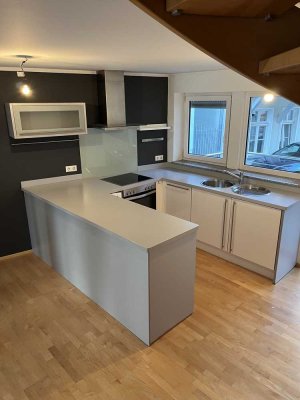 Stilvolle Maisonette mit Kaminofen & 2 Balkonen - Wohnen auf 2 Ebenen in Innenstadt Biberach