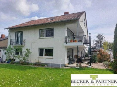 **Reserviert**3 Familienhaus, voll vermietet, schöner Garten, massiv gebaut, 39.840€ Jahresmiete....