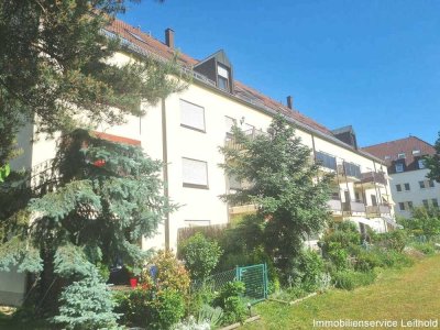 RUHIG UND MITTEN IM GRÜNEN GELEGENES IDYLL - MIT GROSSEM SONNENBALKON!