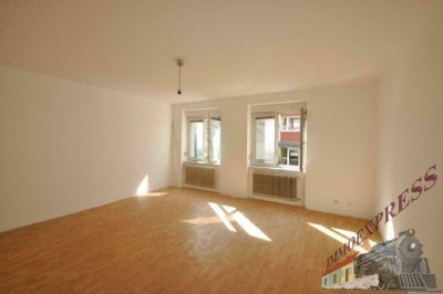 Renovierungsbedürftige Eigentumswohnung in City-Nähe