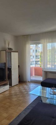 Vermietete 2-Zi-Whg. mit Balkon, Aufzug, Hausmeisterservice- Bahn, Bus, Geschäfte in direkter Nähe