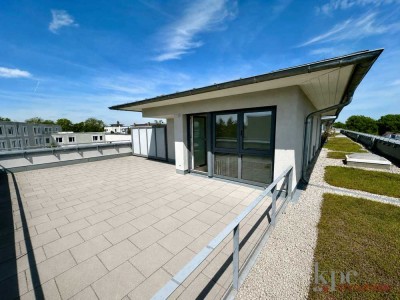 Penthouse-Wohnung über 2 Etagen mit 50m² Dachterrasse! 2 Bäder! Top-EBK! S-Bahn! Wie neu!