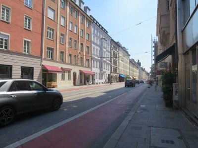 +Urbanes Glockenbach+ TOP 2-Zi.-Wohng., Wohnküche, neue Einbauküche, neues Duschbad
